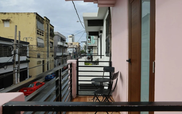 Room 12: Sunlit Balcony Stay Near Calle Cerra