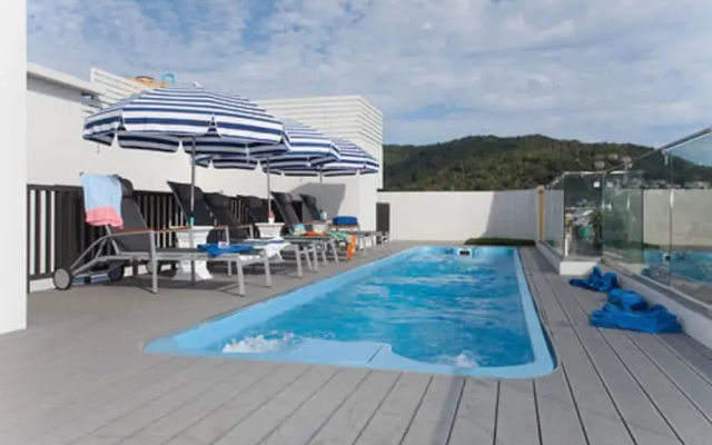 The Blue Pearl Kata Hotel