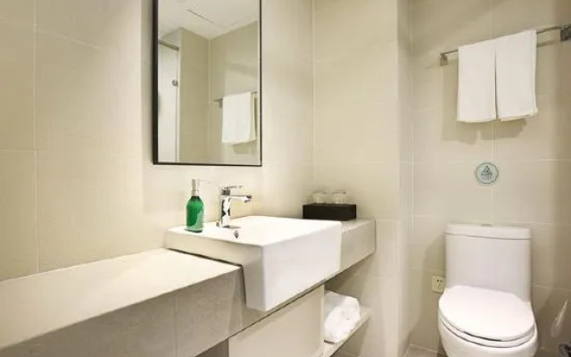 Homeinn Selected Hotel (Nanjing New City Plaza Longjiang Subway Station)