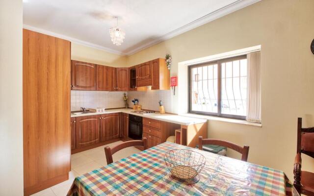 MS26 - Spacious Maisonette By The Sea