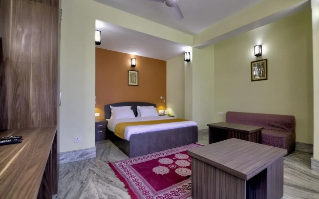 OYO 13465 Greendot Hotel
