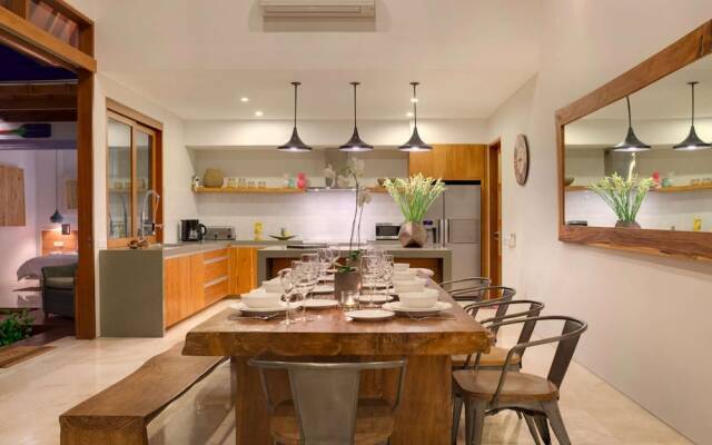 Imagine Your Family Renting a Luxury Holiday Villa Close to Seminyaks Main Attractions, Villa Bali 2043
