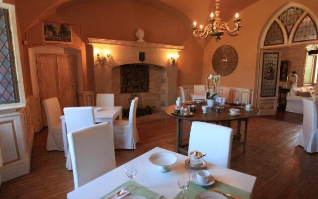 Domaine Du Buc, Le Chateau