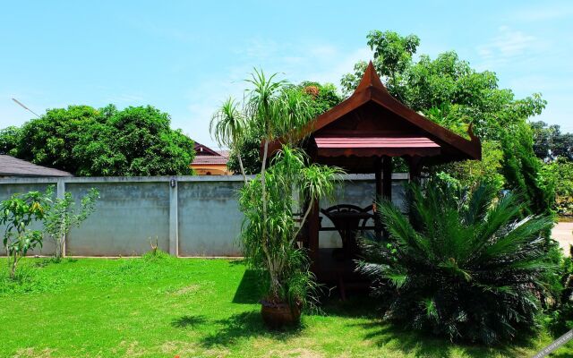 Ruan Chompoo Resort