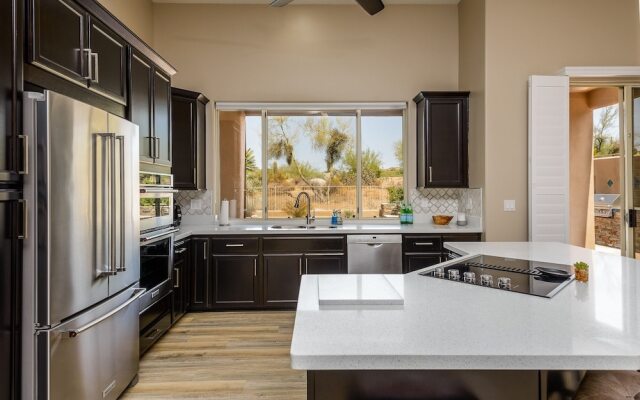 Casa Monument 3 Bedroom Home by RedAwning