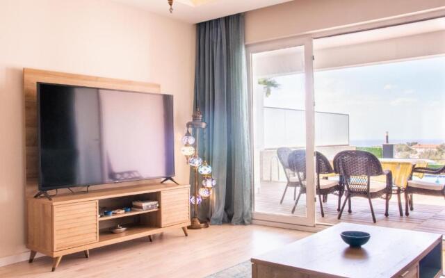 Spacious Flat with Pool in Kusadasi
