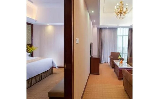 Vienna Hotel ( Shenzhen Fuyong Bridge Branch)