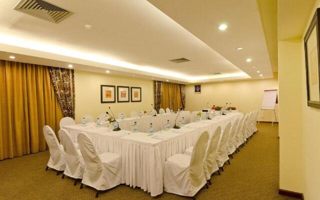 Hotel White Sands Resort and Conference Centre
