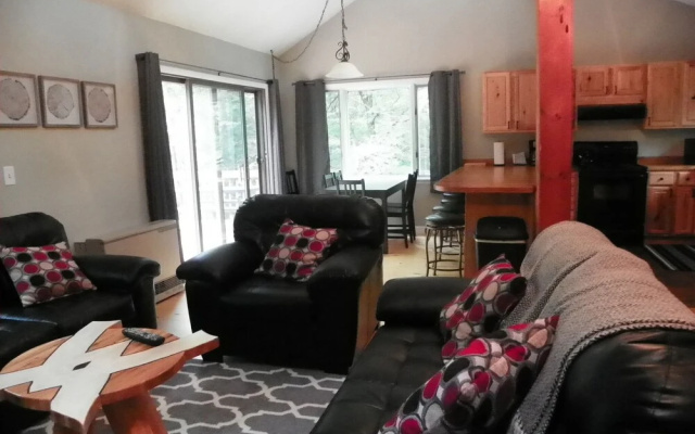 Newly Renovated Private 3 Bedroom Home in Waterville Estates Near Community Center - Bv146e