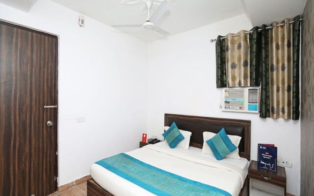 OYO 10795 Hotel RS Residency
