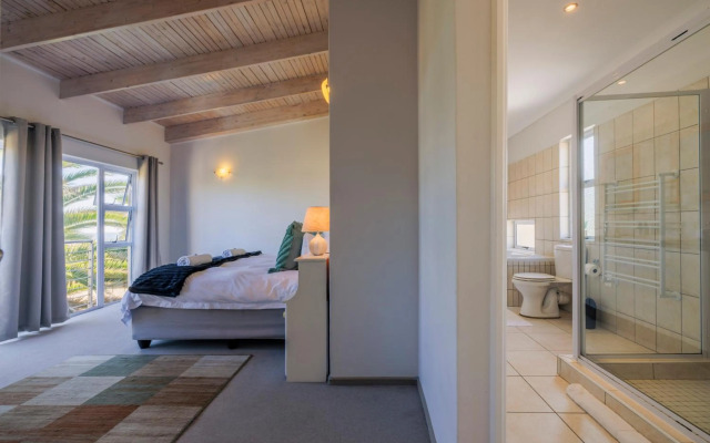 Waterfront Cottage B3