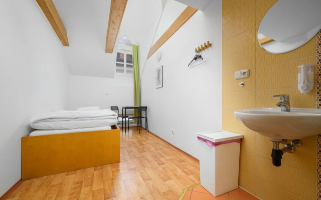 Krakovska Apartment