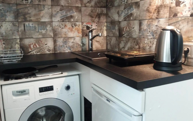 Apartment with fireplace