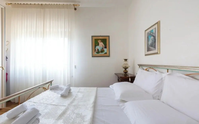 4046 Villa Del Vecchio by Barbarhouse