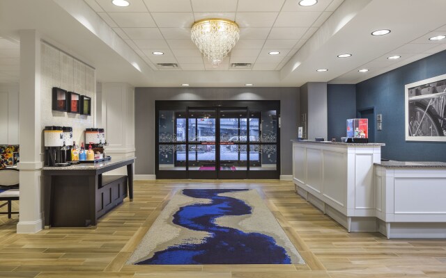 Hampton Inn & Suites Newport/Cincinnati