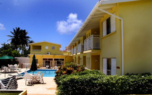 Tropical Winds Apartment Hotel