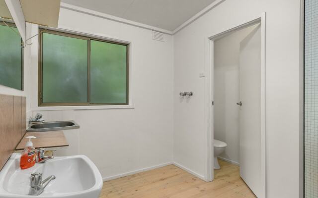 Hidden Escape Free Wifi & Foxtel Surfside PET Friendly