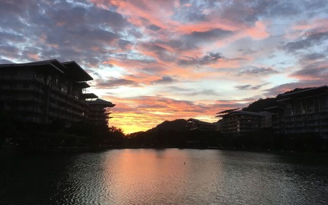 Beach Condos Pico De Loro Hamilo Coast