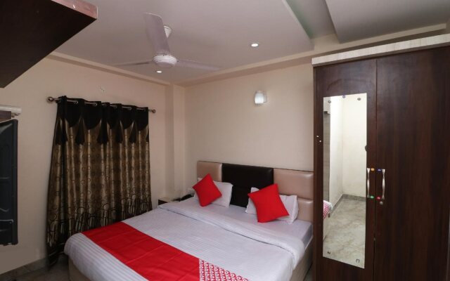 Hotel Paras by OYO Rooms