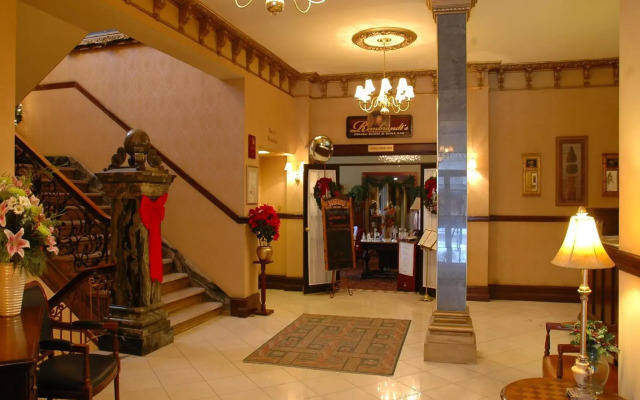Hotel Senator