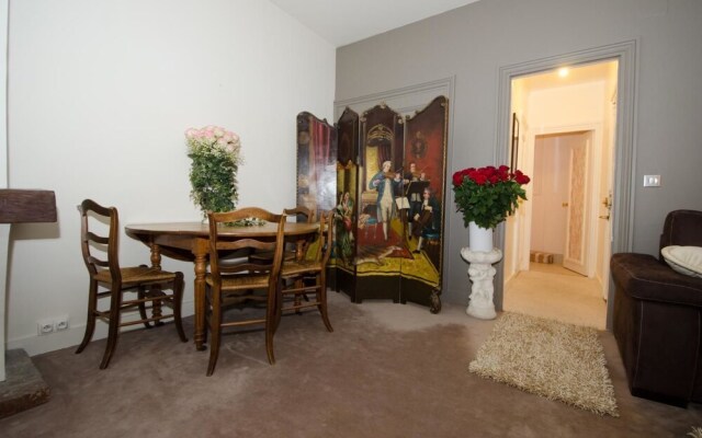 Apartments - Into Paris