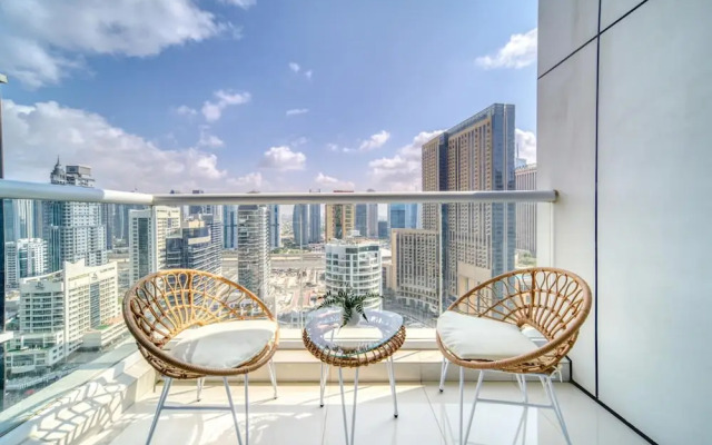 Premium 2BR Apt w Marina Views