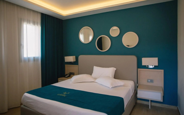 Almуros Beach Resort and Spa
