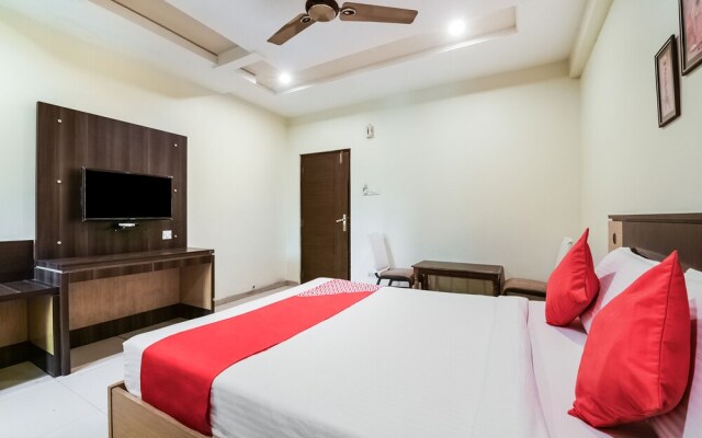 AR Grand Hotel