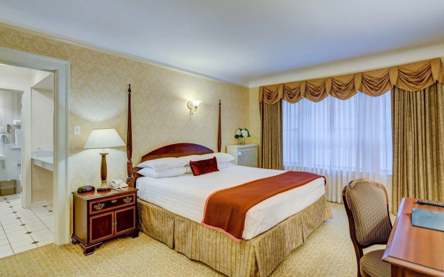 Carleton of Oak Park