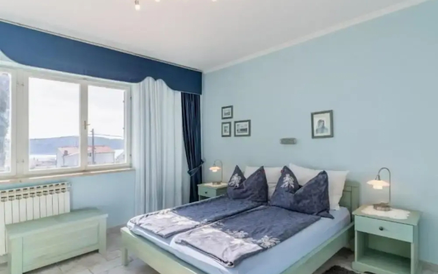 Beachside Serenity Apartments in Barbot