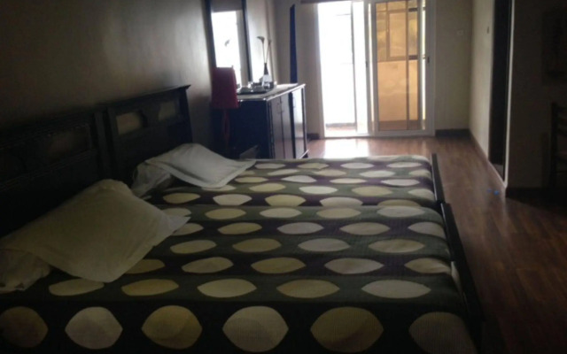 Business Hotel