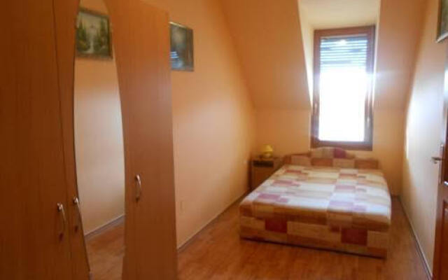 Mercédesz Apartman