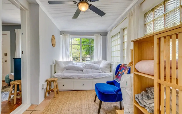 Deck & Grill: Downtown Pensacola Vacation Rental