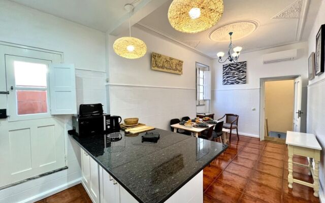 OLH O Historical House by Homing