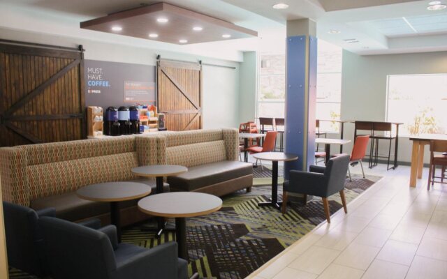 Holiday Inn Express Hotel & Suites Weslaco by IHG