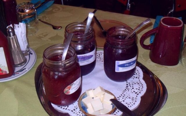 Homestead House Bed & Breakfast