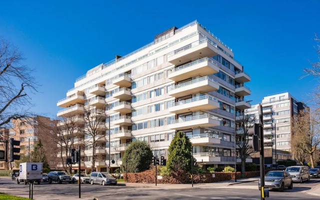 Regents Park Penthouse