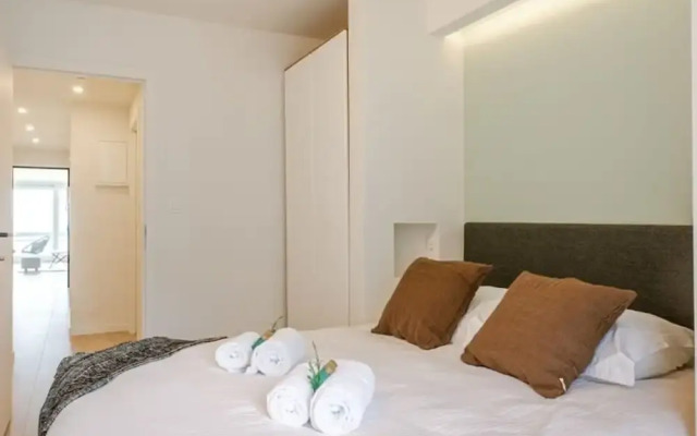 Pleasant Apartment With Frontal sea View