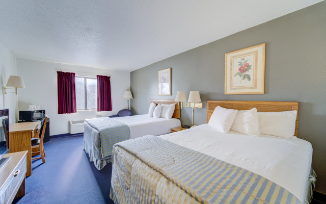 Capital O Amerihost Inn and Suites Fulton Hwy 54 MO