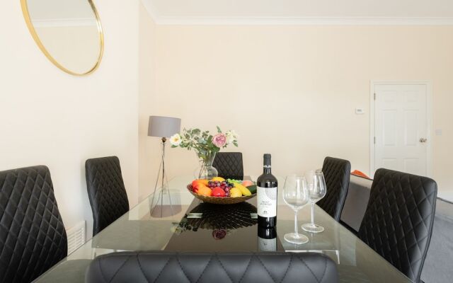 Great Percy Street Apartments by Flexystays