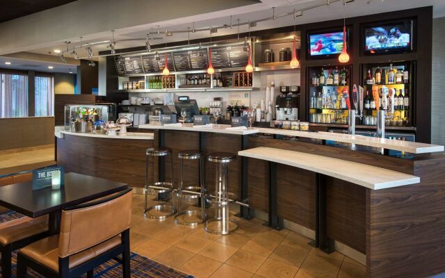 Courtyard By Marriott Hartford/Windsor Airport