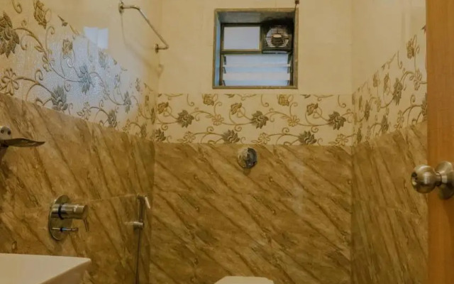 OYO 11483 Hotel Oakwood