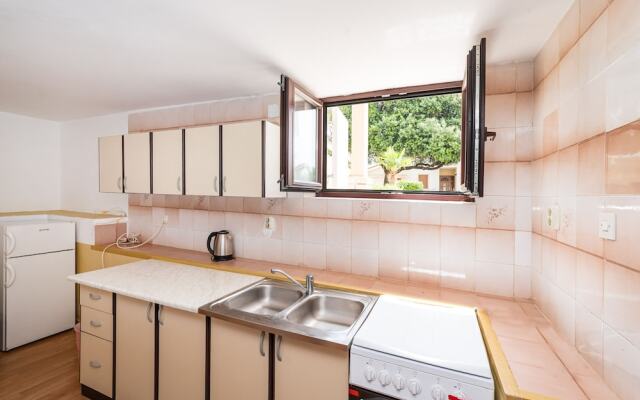 Apartment Ljubica With Nice Garden 2