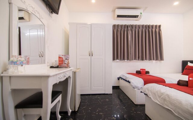 The Phoenix 74 Hotel
