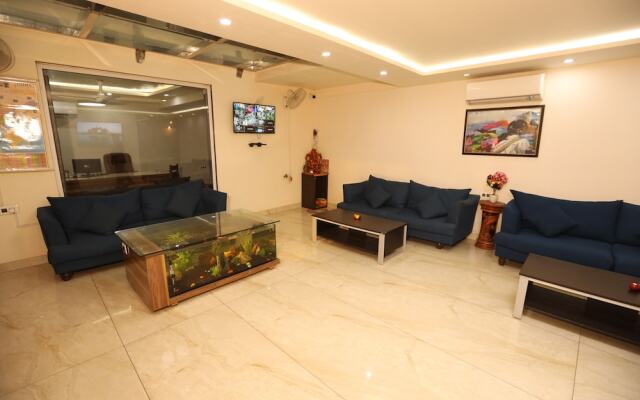 Hotel Starex Opp. Artemis Hospital