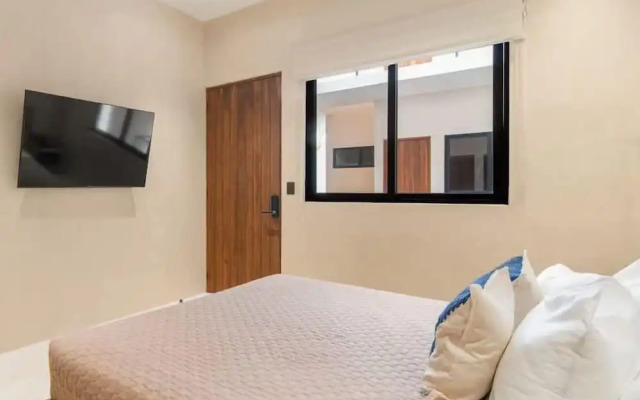 Spacious 3 Br. W/private Pool Exclusive Gym