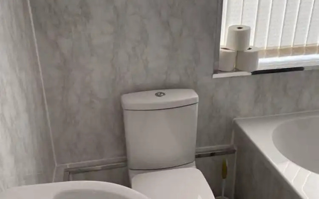 2 Bed House Near Anfield Stadium
