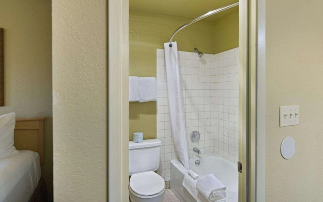 Oxnard Inn Lancaster