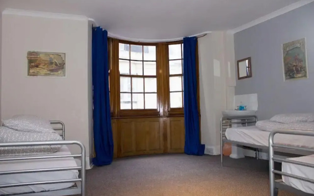 The Grapevine Seafront - Hostel