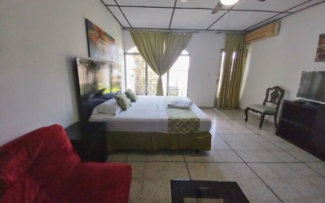 Suites & Apartments San Benito Zona Rosa